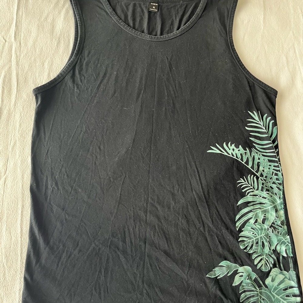 SHEIN Black Sleeveless Tank Top with Tropical Leaf Design